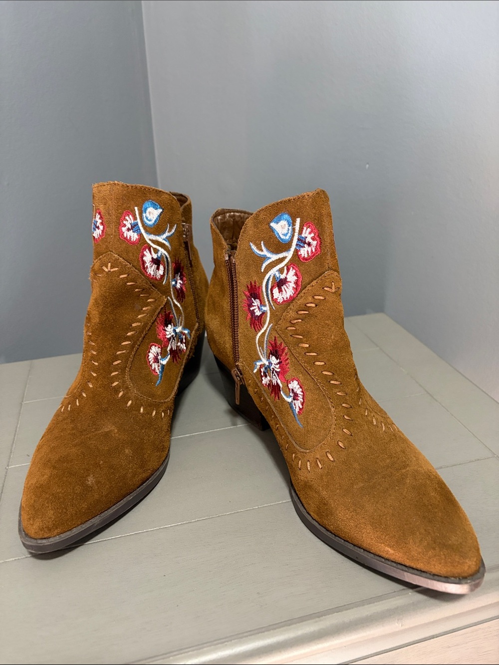 Carlos by Carlos Santana Vivien Embroidered Floral Suede Western Ankle Boots 8M
